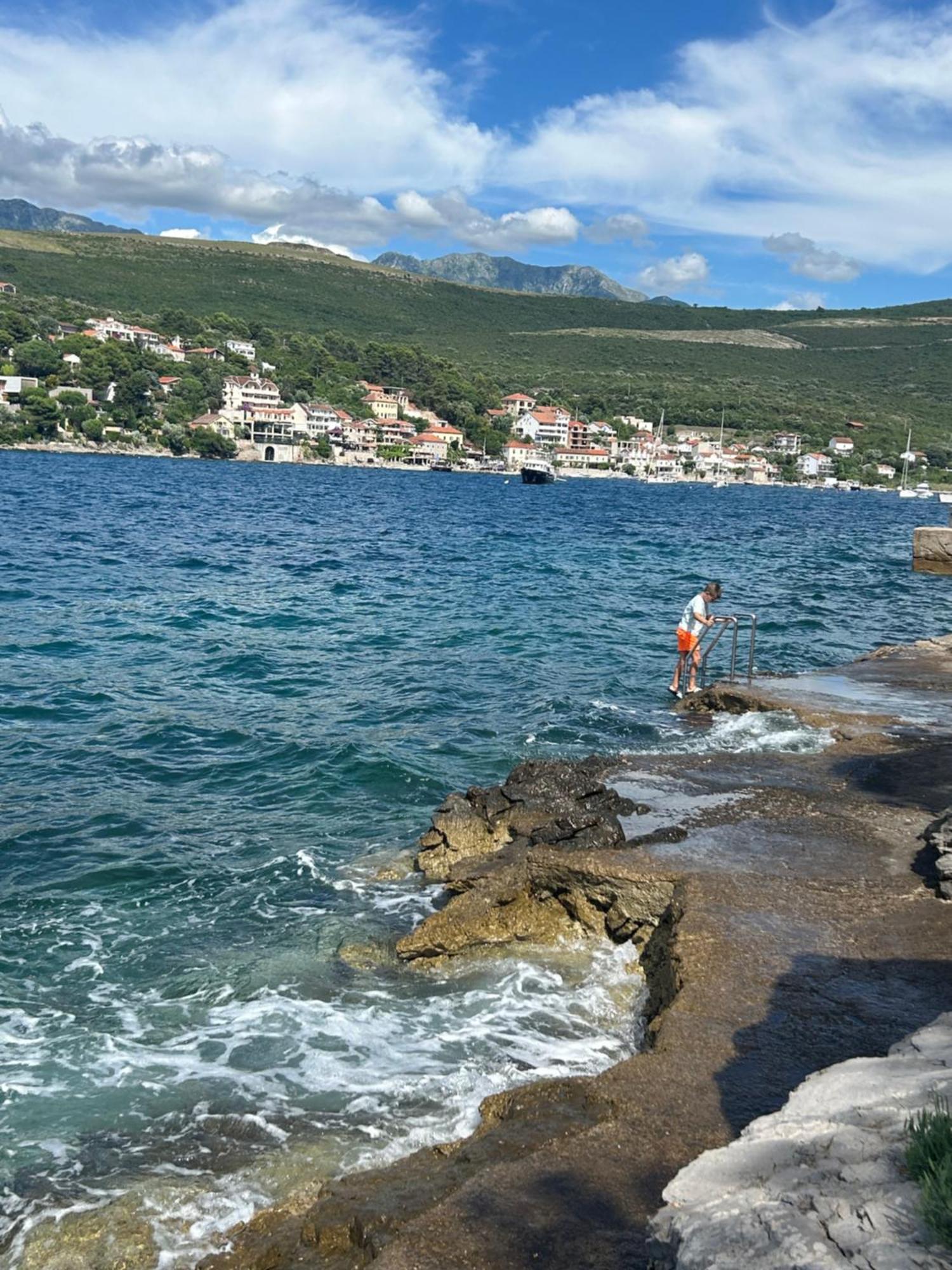 Lazarus Bigova Apartments Tivat Eksteriør bilde