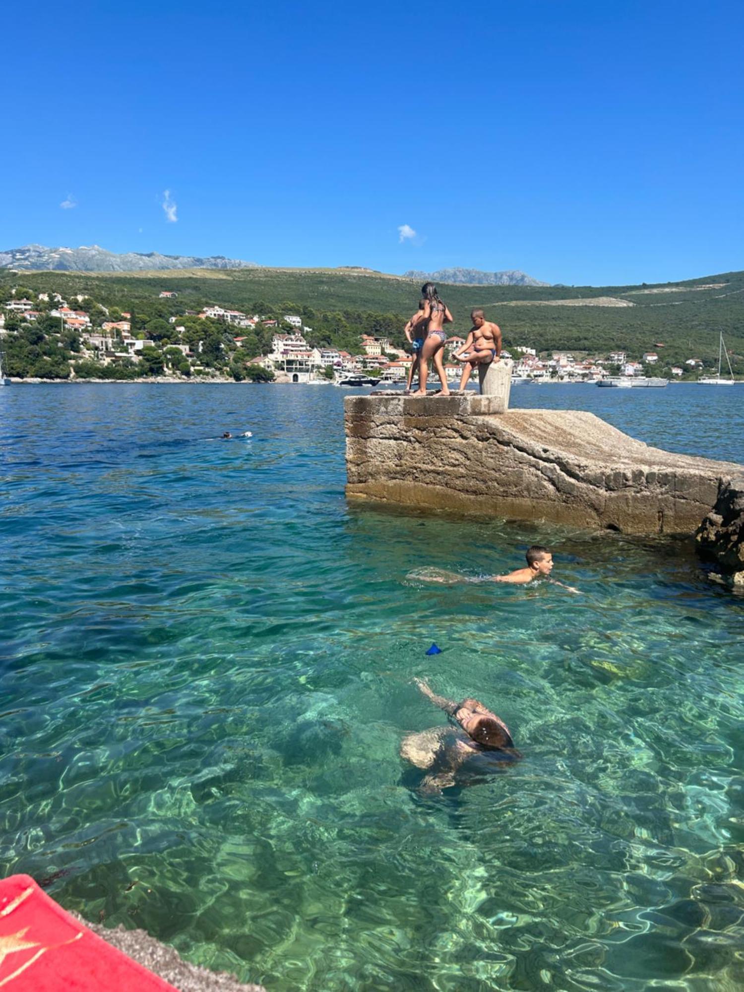 Lazarus Bigova Apartments Tivat Eksteriør bilde